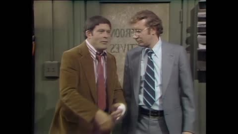 Barney Miller 5-04 Dog Days [Wojo gets bitten by a dog]