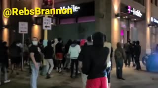 Thugs Break Into, Loot T-Mobile Store in Minneapolis