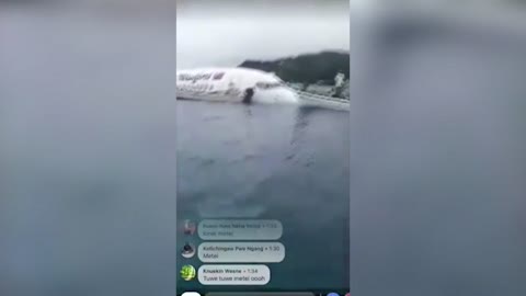 Avión se saltó la pista de aterrizaje y cayó en una laguna