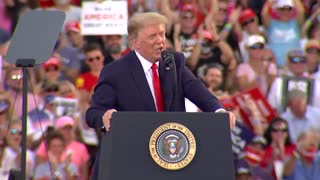 Trump stopped his rally to honor a 100 year old veteran