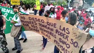 Mujeres en Cartagena marchan contra violencia machista