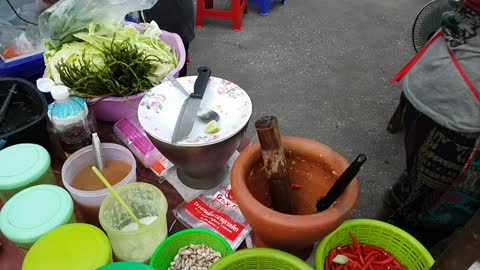 Streetfood in Thailand / Fresh Papaya Salad