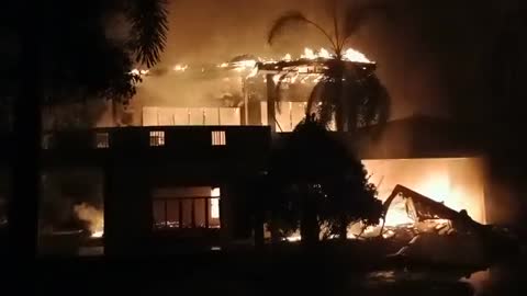 Srilanka Prime Minister House Fire Attack Viral Video