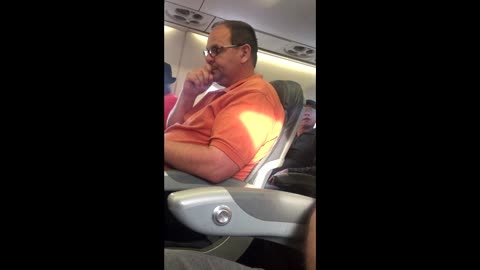 Doctor Violently Dragged Off Overbooked United Flight