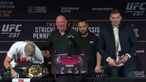 Fan ran up to Sean Strickland in the middle of the UFC 297 press conference
