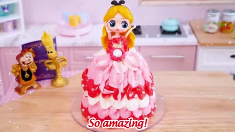 Miniature princess sofia cake