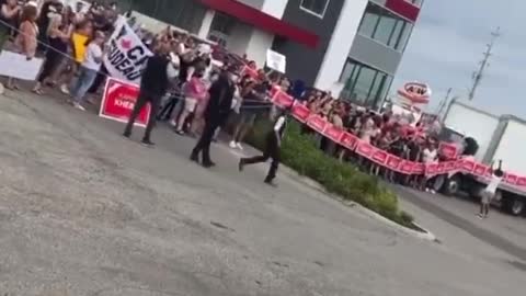 CROWD CHANTS "PIECE OF SHT" IN ONTARIO CAUSING TRUDEAU TO TURN AROUND AND LEAVE