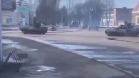 Ukraine War - Russian tanks moving through Buryn in the Sumy region