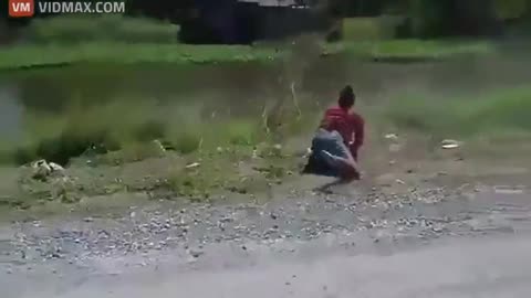 EVER SEEN A WOMAN GET INTO A FIST FIGHT WITH A MONKEY OVER A MOTORCYCLE ? IT WAS A FIRST FOR ME