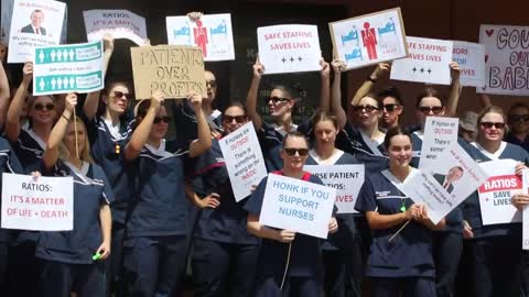 Defiant nurses walk off the job amid escalating pay dispute with WA government