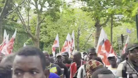 Illegal immigrants chant "we don't care, we're at home" at the Trocadéro in