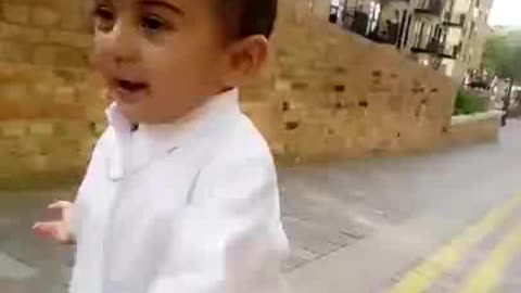 Baby Funny Video 2018 - American Baby Videos - 1 year old baby walking on street - Kids Fun