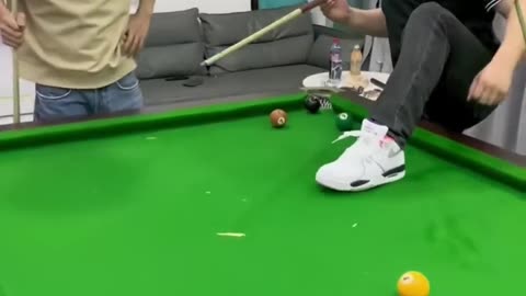 Funny videos playing snooker 🎱