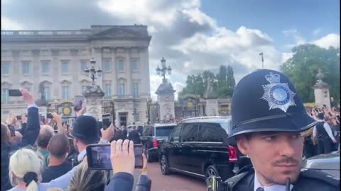 Le roi Charles III et Camila arrivent au palais de Buckingham après la mort de la reine _ AFP Images