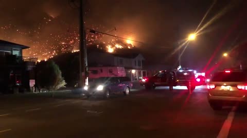 Horrific wildfire threatens city of Kamloops in British Columbia