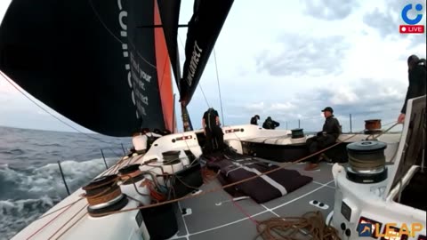 Day 2 Rolex Sydney Hobart Race Maxi Fight For Line Honours No Rum Rebellion In Hobart This Year