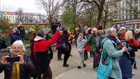 Wieder tanzen gehn - Flashmob Berlin 17.04.2021