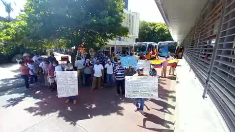 Protesta en el Centro Histórico bloquea el paso de Transcaribe