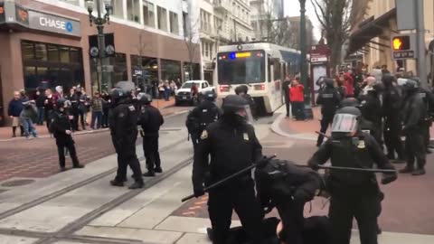 Portland Oregon Police Crack Down On Protesters With Fantastic Take Down As Crowd Cheers
