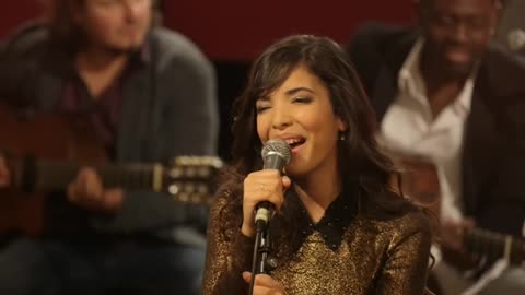 Indila - Run Run (Live - Paris)