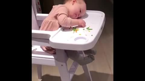 Toddler can't keep her head up to eat