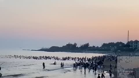 There's a lot of people on the beach