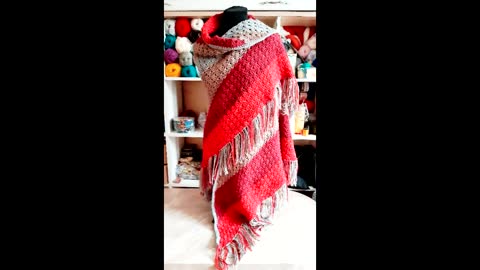 Crochet shawl in 3 days. Simple pattern.