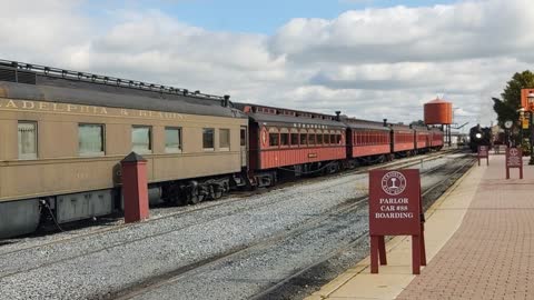 Strasburg Railroad Canadian National #89 pulling in to station