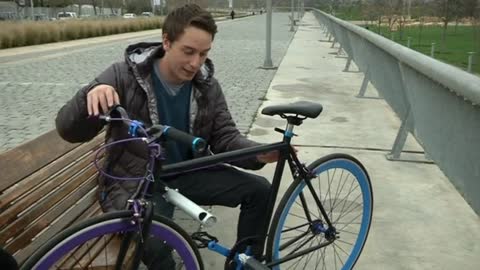 Chilean students develop "theft-proof" bicycle