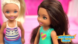 Twin Barbie Play with Yellow Funny Dog