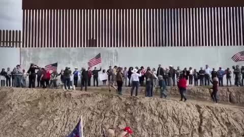 American Patriots Gather At Texas Wall To Stand For God & Country