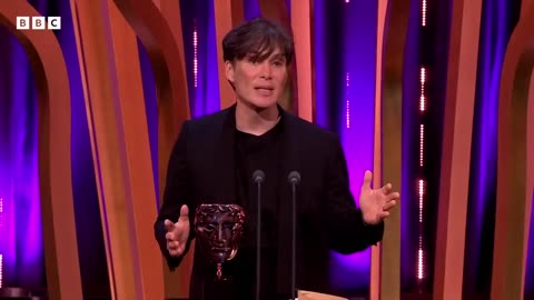 Cillian Murphy wins Leading Actor