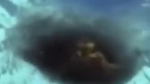 USO & VOLCANOS ~USO UNDER WATER HOVERING OVER A VOLCANO