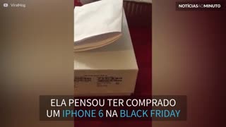 Mulher cai em golpe de Black Friday e compra caixa de iPhone com batatas