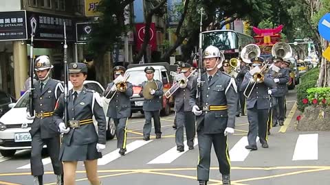 Funky Taiwan - Marching Band on Chung Shan North Road