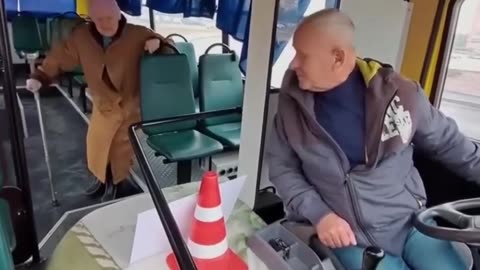 Viral | Bus Driver's Heartwarming Act Teaches Powerful Lesson in Kindness
