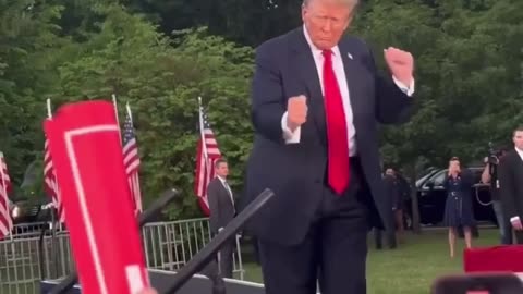 #TrumpyDance