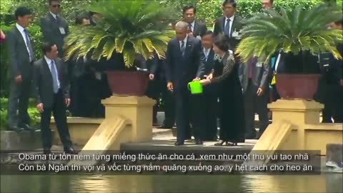 Obama "hết hồn" trước cách cho cá ăn của bà Nguyễn Thị Kim Ngân