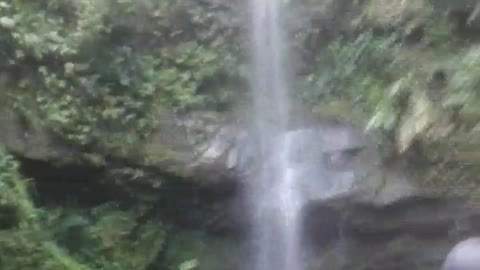 hermosa cascada en tarapoto