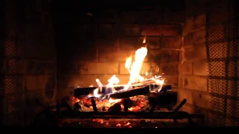 Fireplace with Crackling Fire Sounds (Full HD)