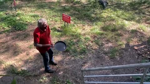 An elderly Australian defeats