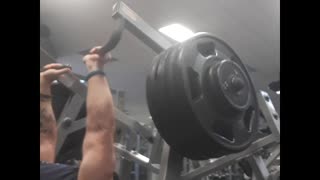 390lbs Hammer flat bench