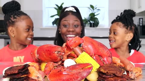 SASHA HAS A BOYFRIEND ! SEAFOOD MUKBANG ( HUGE PRAWNS + KING CRAB LEGS) EATING SHOW