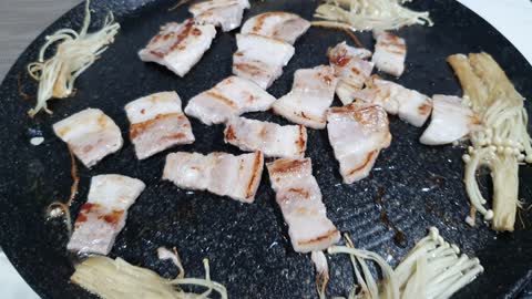 Korean home-cooked samgyeopsal