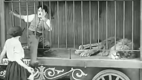 Charlie Chaplin - The Lion’s Cage 😂