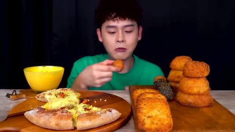 ASMR 치즈듬뿍 시카고피자🍕어니언링 해쉬브라운 초코치즈볼 먹방~! Real Chicago Pizza With Crispy Hash Brown Onion Ring MuKBang!