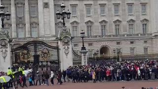 Buckingham Palace, Guards band playing Abba