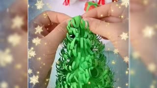 Get into the holiday spirit with this festive and easy Christmas tree craft! 🎄✨