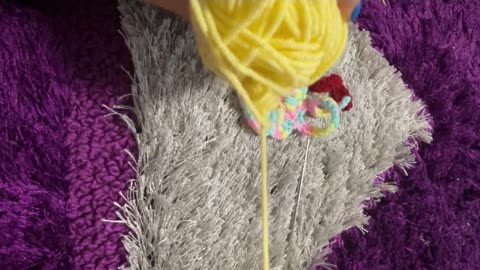 Easy technique to pull yarn from the center/ pull center yarn ball