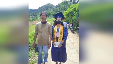 SHS Student Proudly Shares Heartwarming Photo with Her Father During Her Graduation Day, Went Viral